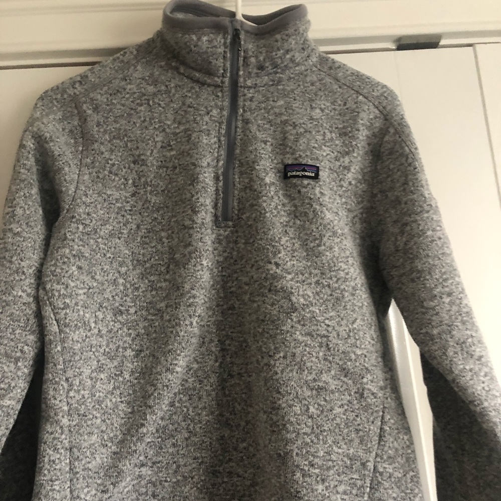 Women’s better sweater 1/4 zip fleece. Color is stonewashed. Size M